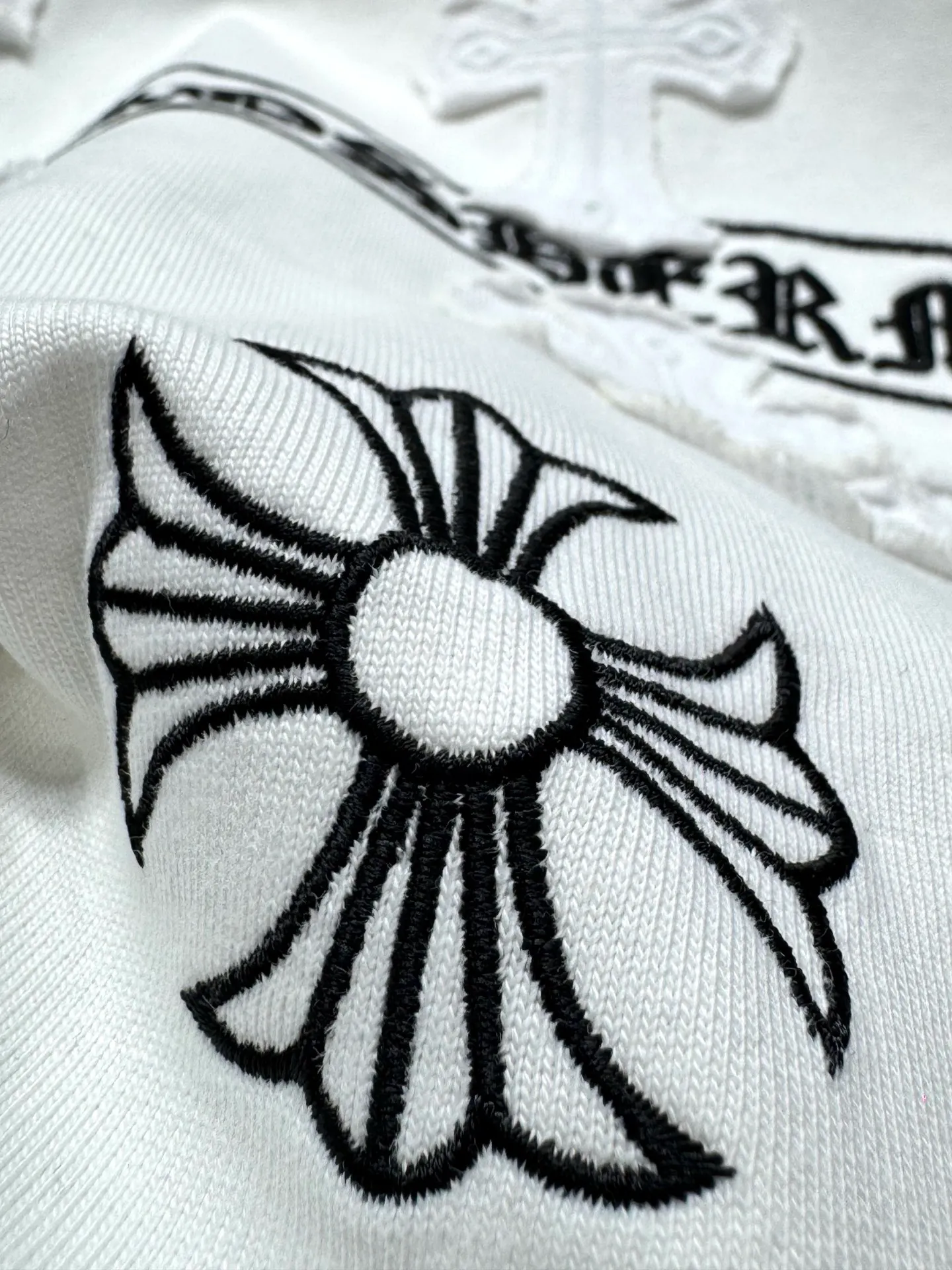 Chrome Hearts* ‼️ T ® 🖤 g ， ， ， 。 ➕ ， ， ， ， 。 ，Retro ， ， ! ， ， 。 ⚠️ ： ⚠️WJ 014 Same Style 𝐂𝐎𝐋𝐎𝐔𝐑：White Pink Black 𝐒𝐈𝐙𝐄：S-Xl